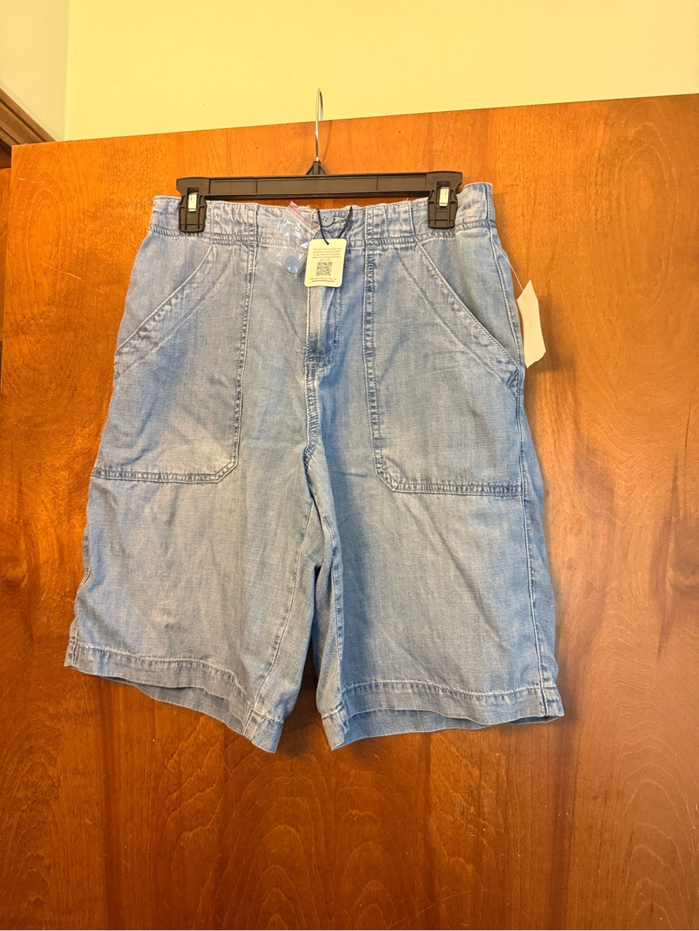 Sanctuary Light Wash Denim Patch Pocket Shorts